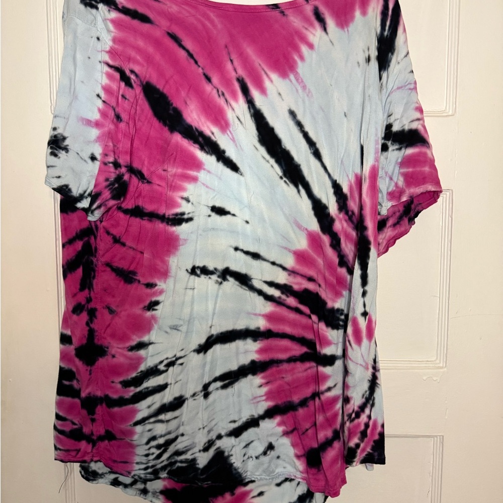Torrid Tie-Dye Short Sleeve Top - Pink and Black